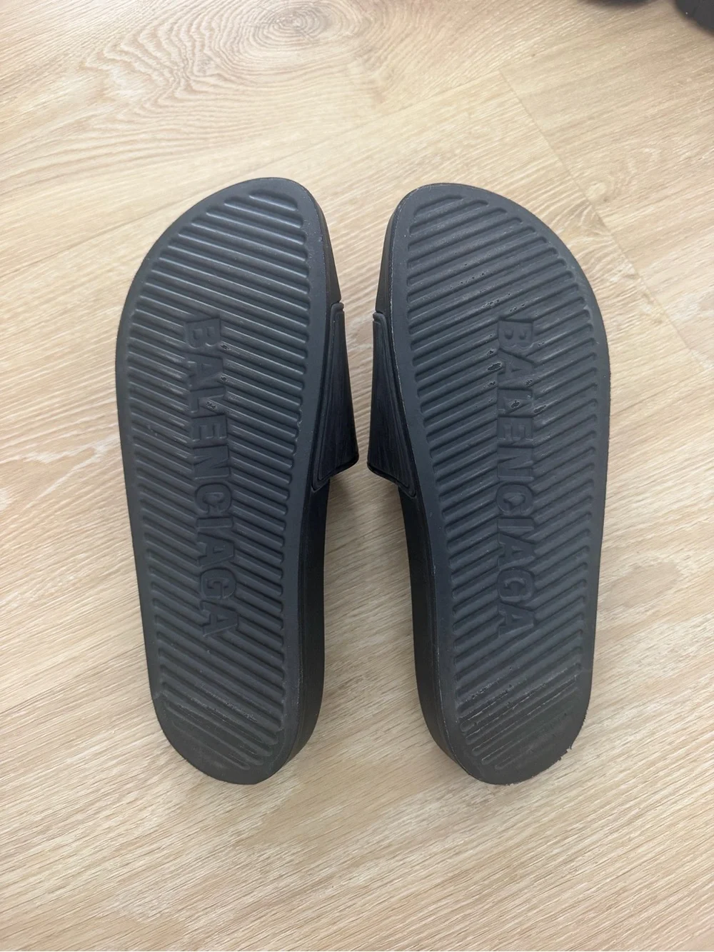 Balenciaga Black Pool Women Slide - Picture 2 of 3
